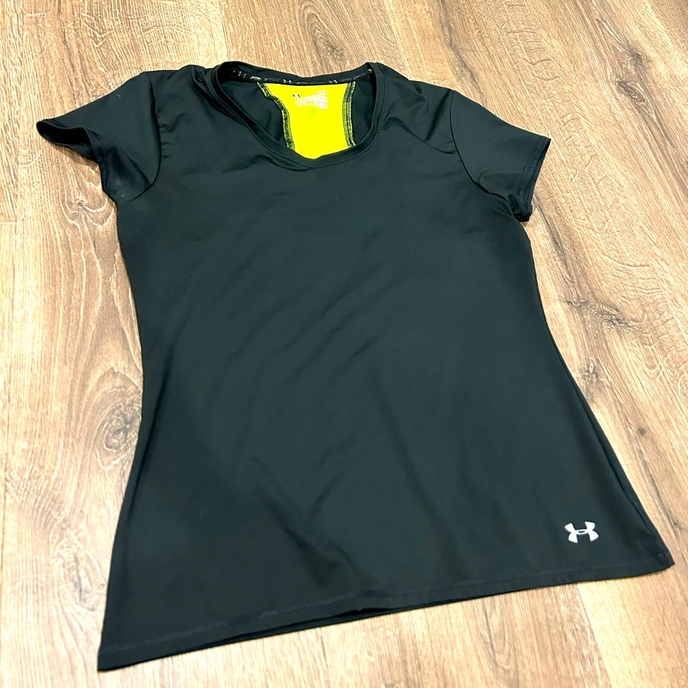 Under Armour Semi Fitted Running Top Size Large Black & Neon yellow